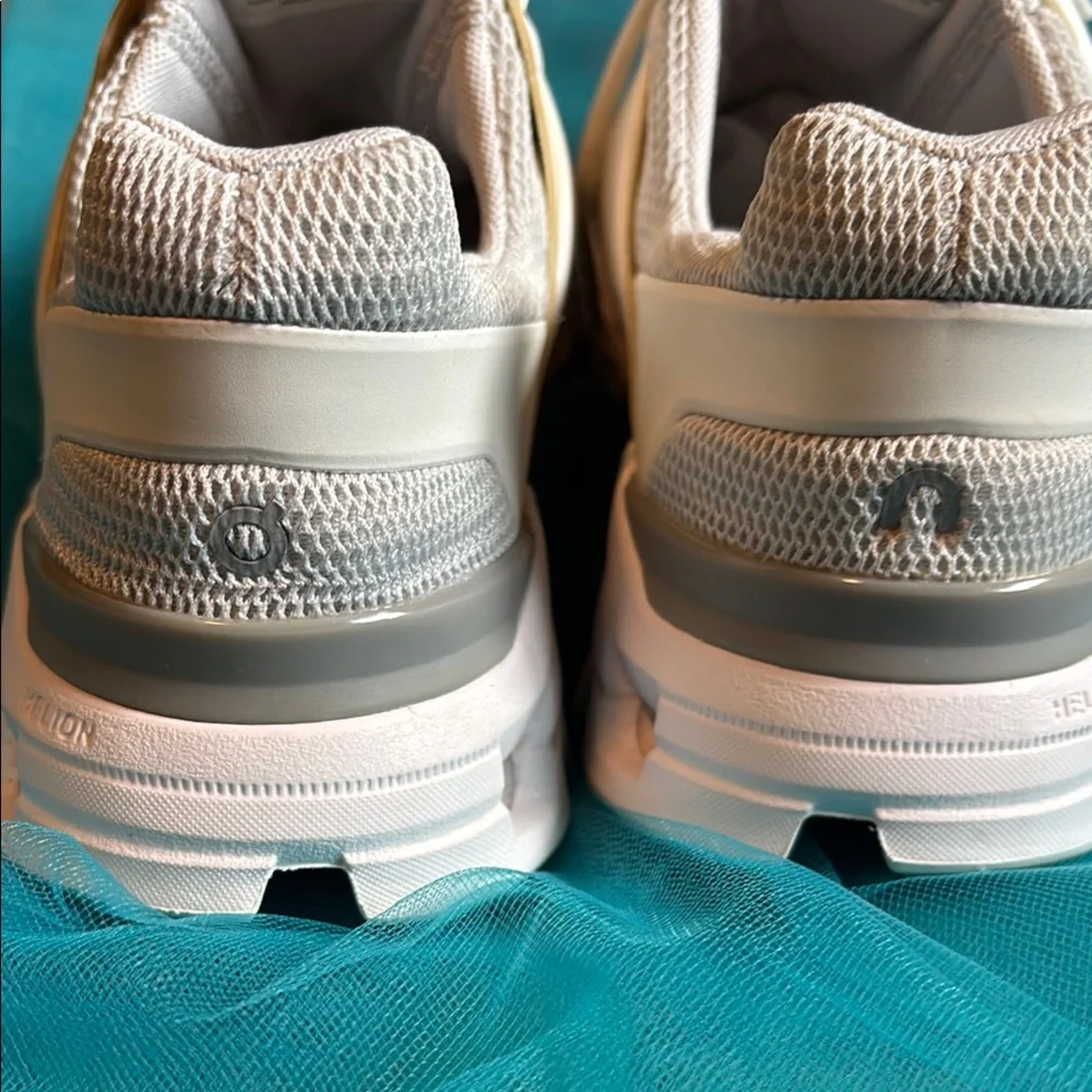 On Cloud Running Cream Sneakers with Breathable Knit Upper - Picture 5 of 5